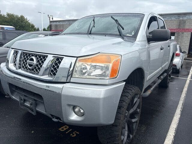 2012 NISSAN Titan