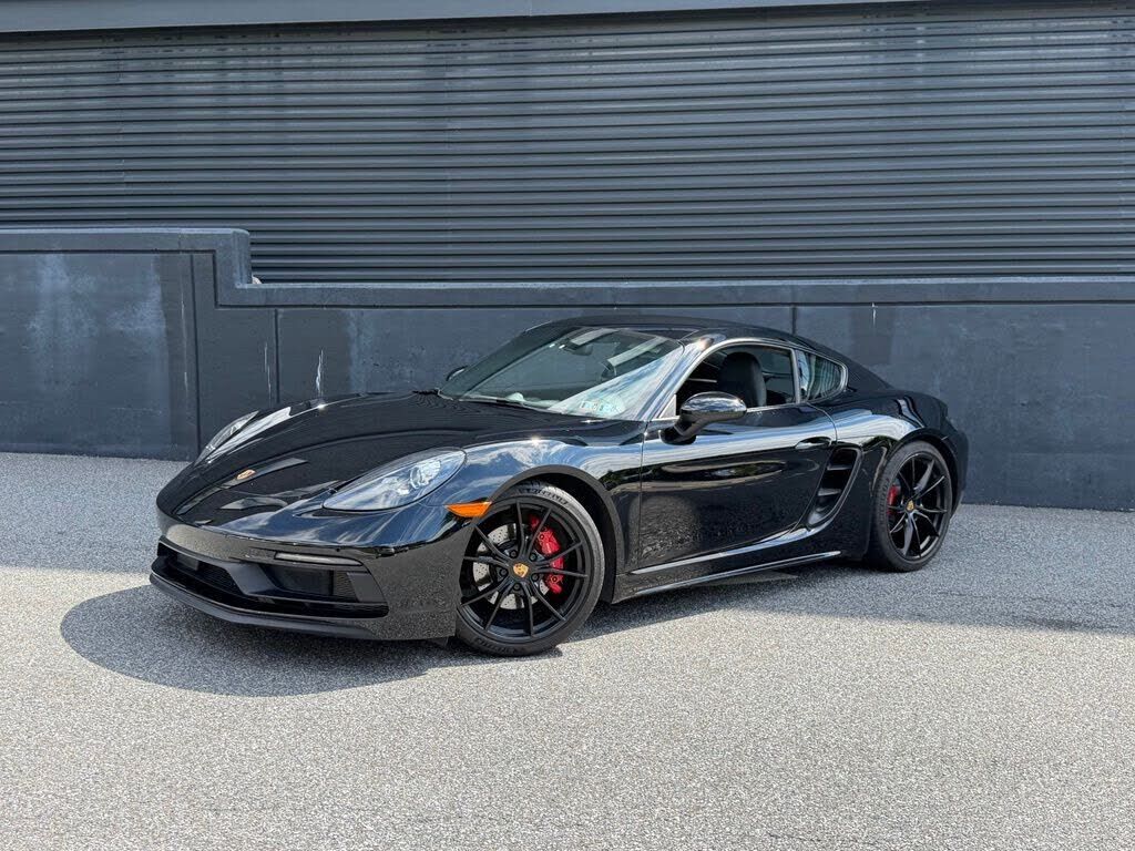 2018 PORSCHE 718