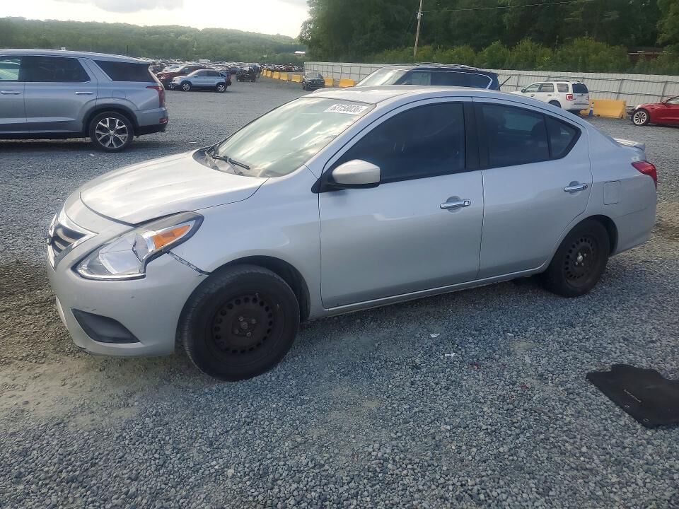 2017 NISSAN Versa