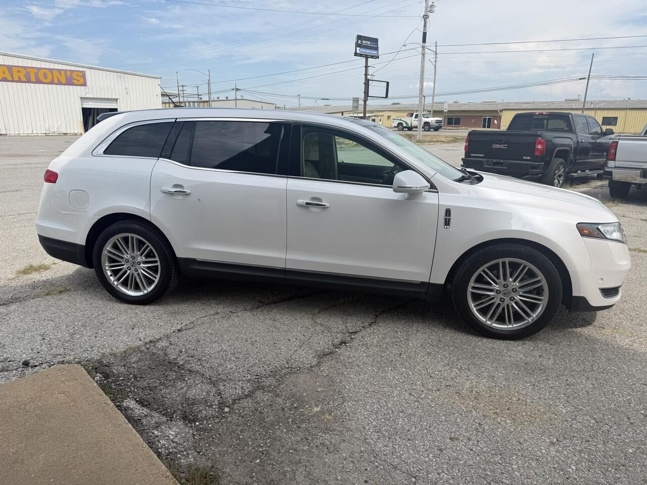2019 LINCOLN MKT