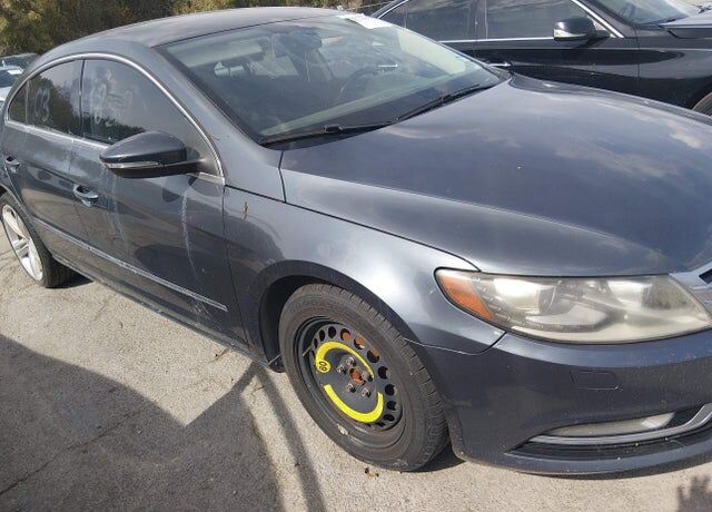 2013 VOLKSWAGEN Passat