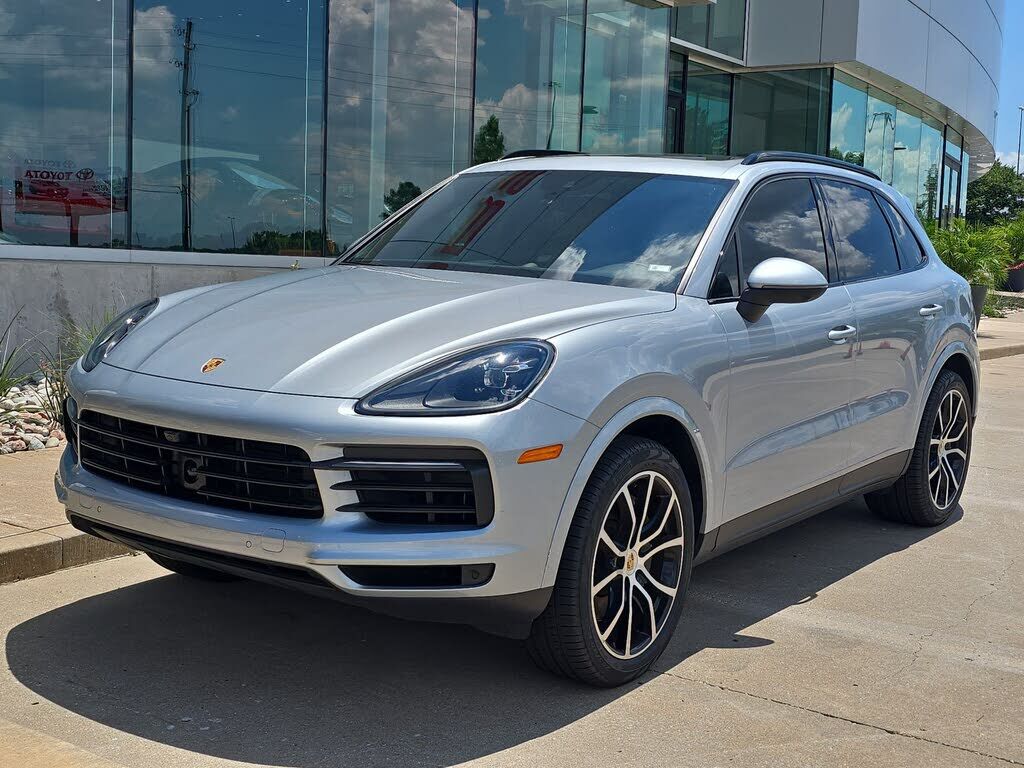 2023 PORSCHE Cayenne