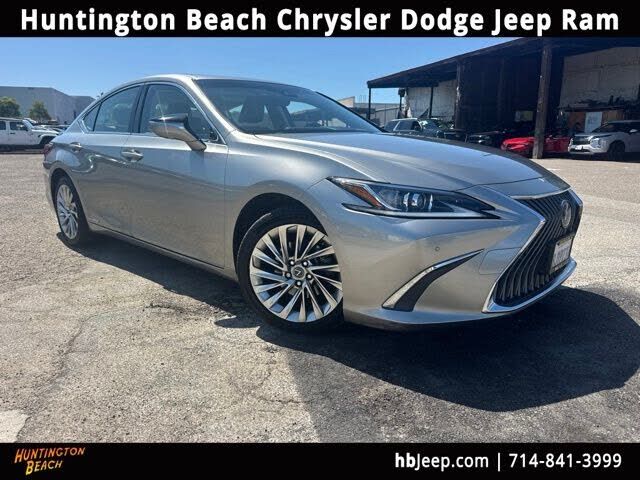 2019 LEXUS ES