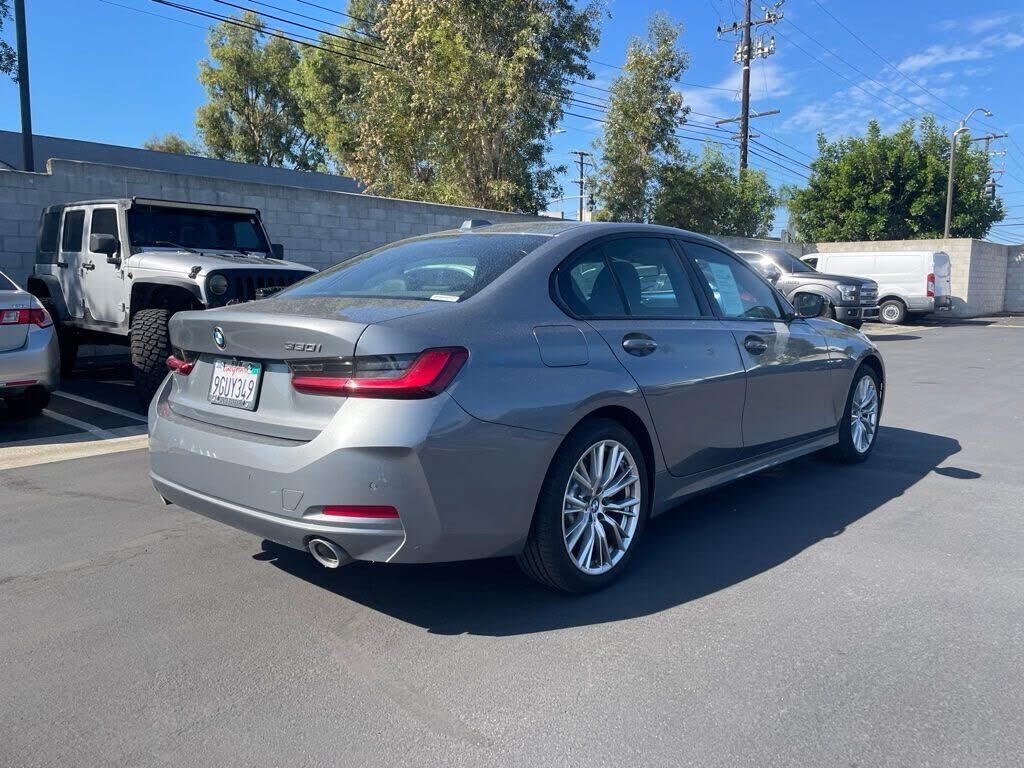 2023 BMW 330i