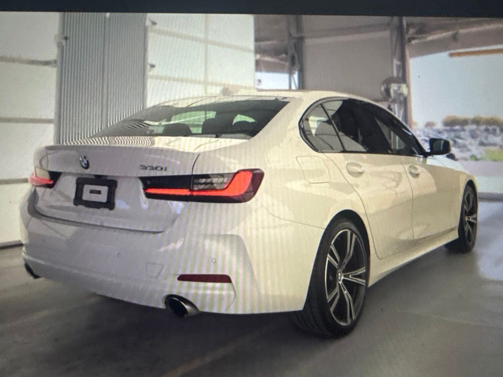 2023 BMW 330i