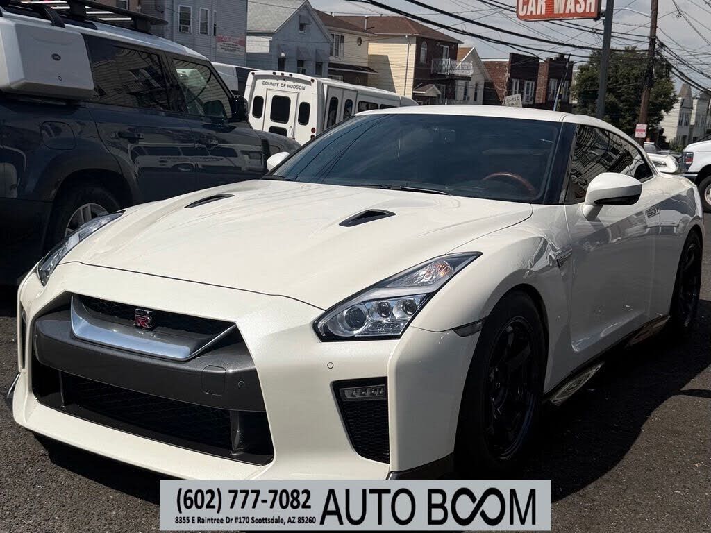 2019 NISSAN GT-R
