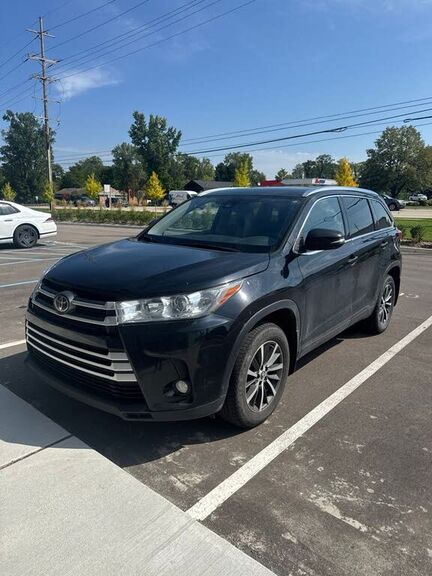 2017 TOYOTA Highlander