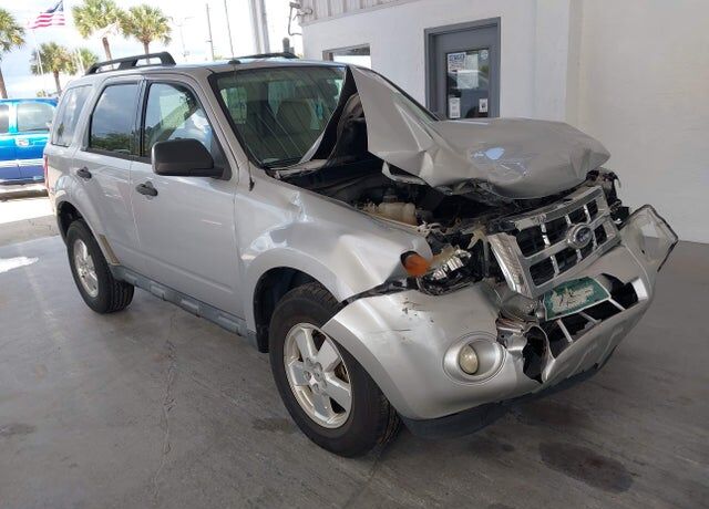 2011 FORD Escape