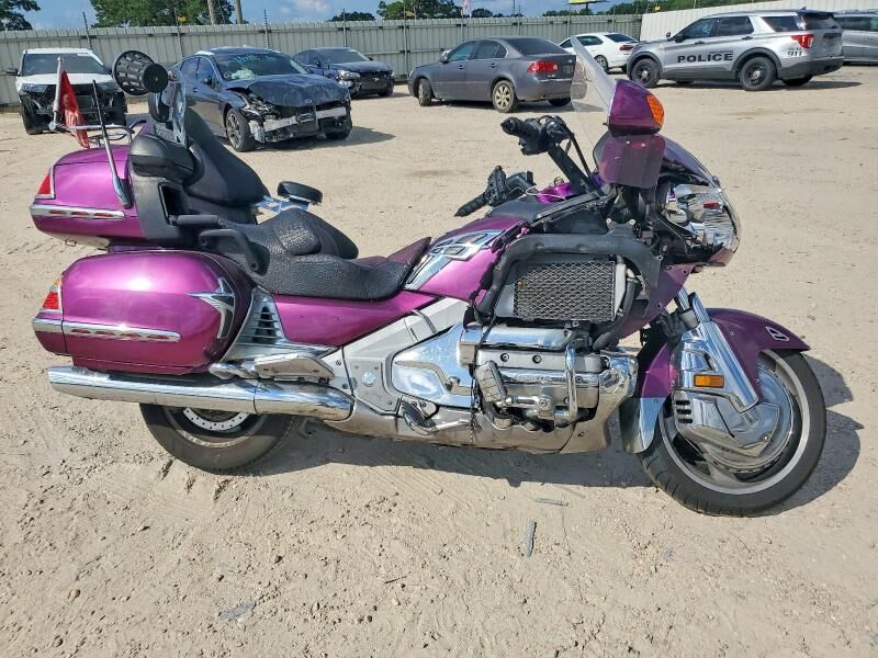 2004 HONDA GL1800