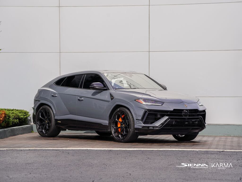 2024 LAMBORGHINI URUS