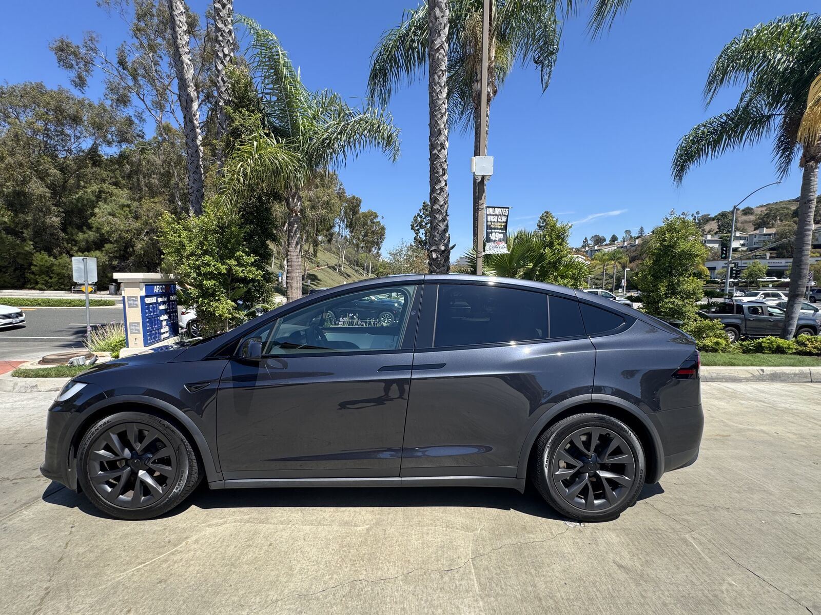 2024 TESLA Model X