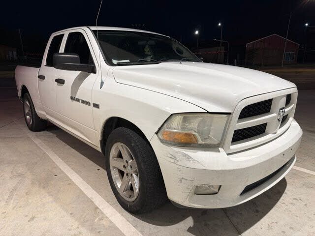 2012 DODGE Ram