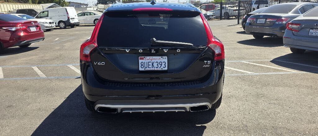 2016 VOLVO V60CC