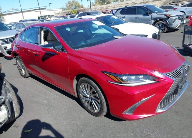 2021 LEXUS ES