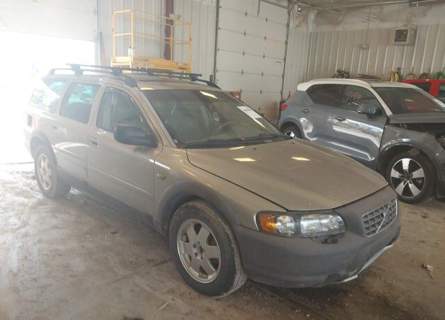 2004 VOLVO XC70