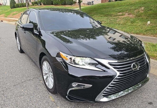 2017 LEXUS ES