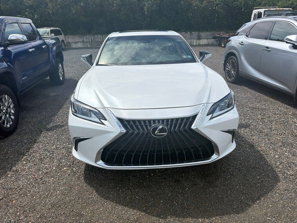 2024 Lexus ES