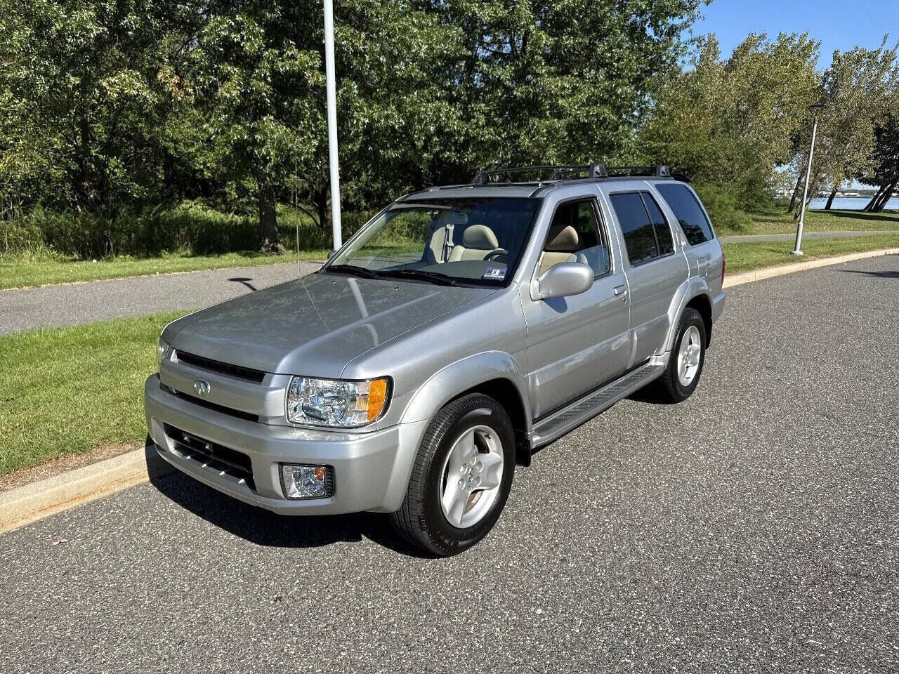 2002 INFINITI QX4