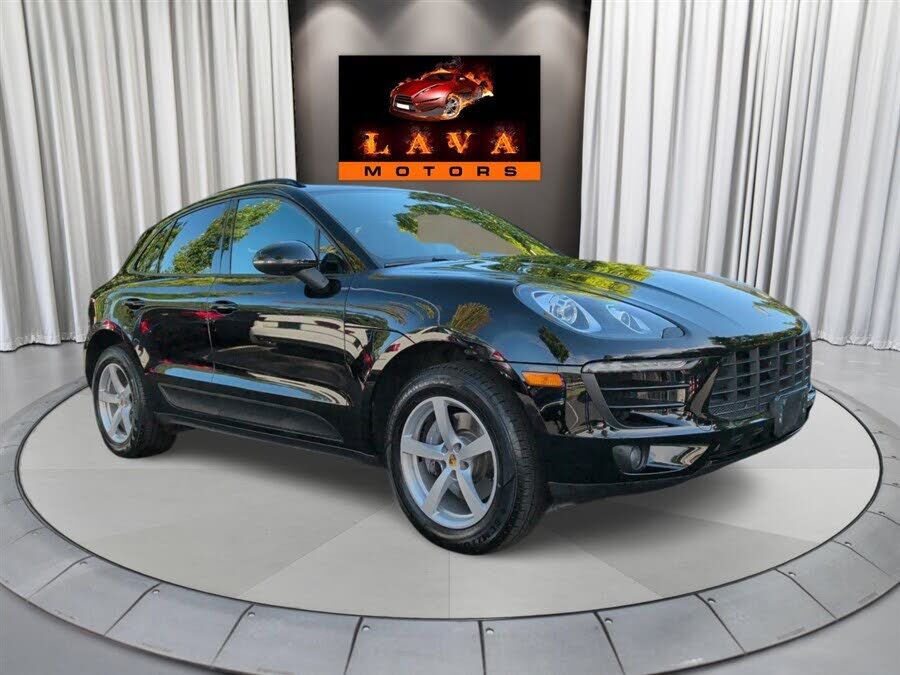 2018 PORSCHE Macan