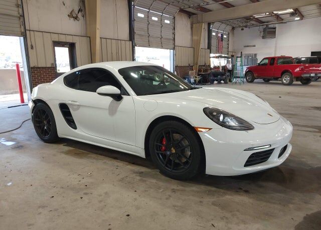 2019 PORSCHE 718