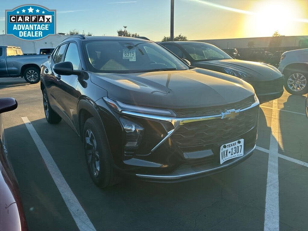 2025 CHEVROLET Trax