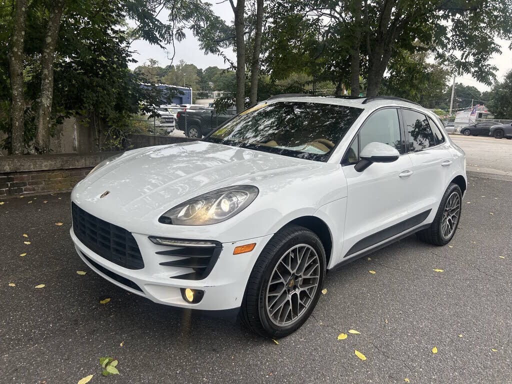 2016 PORSCHE Macan