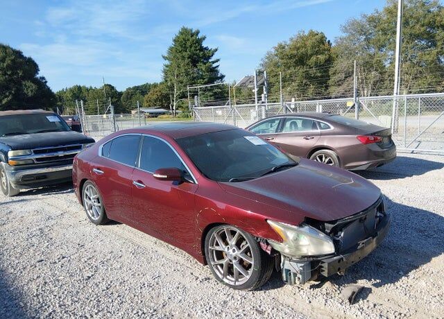 2010 NISSAN Maxima