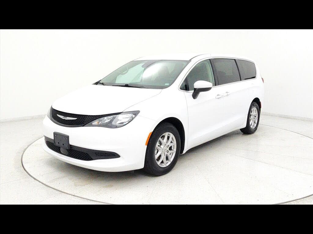 2023 CHRYSLER Voyager