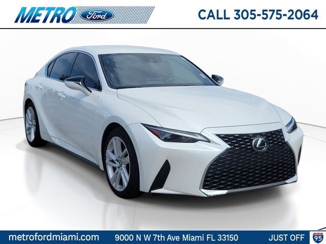 2022 LEXUS IS