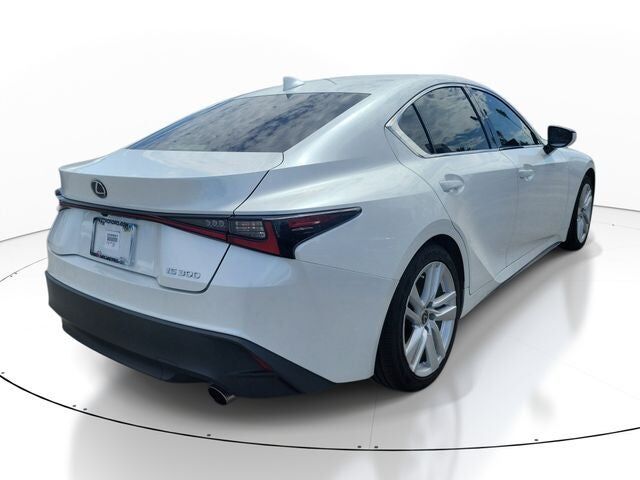 2022 Lexus IS
