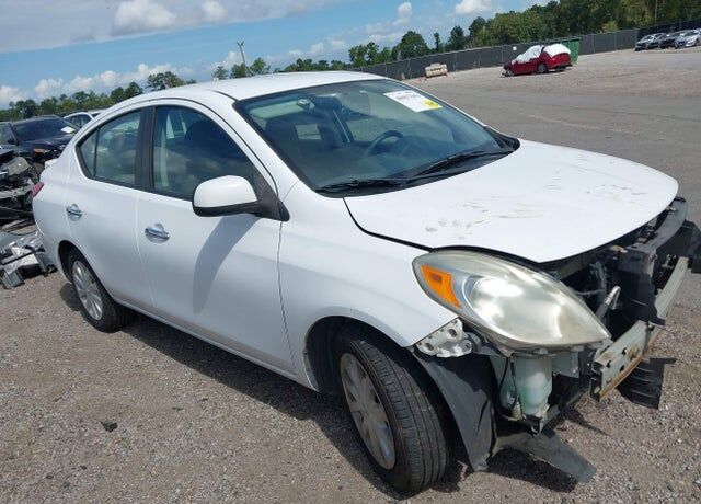 2013 NISSAN Versa