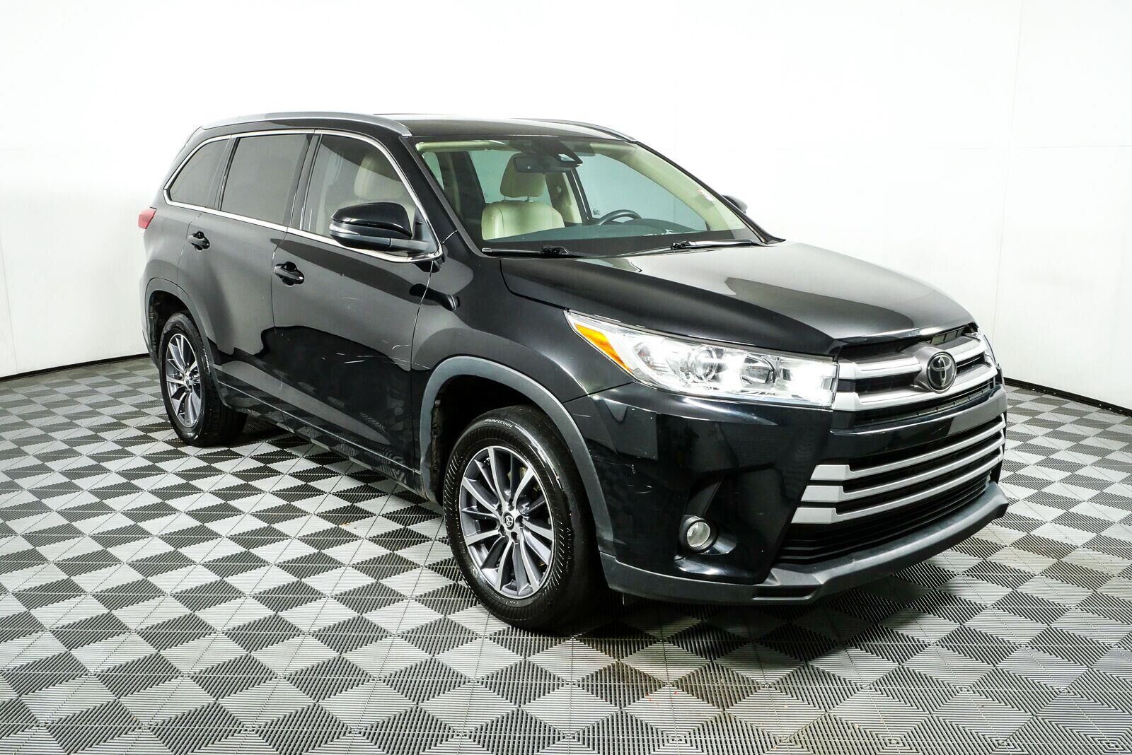 2018 TOYOTA Highlander