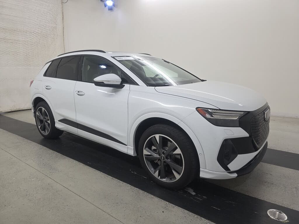 2024 AUDI Q4