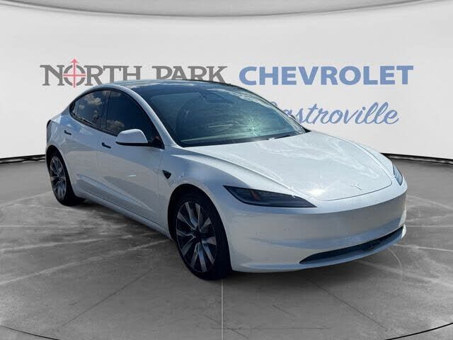 2025 TESLA Model 3