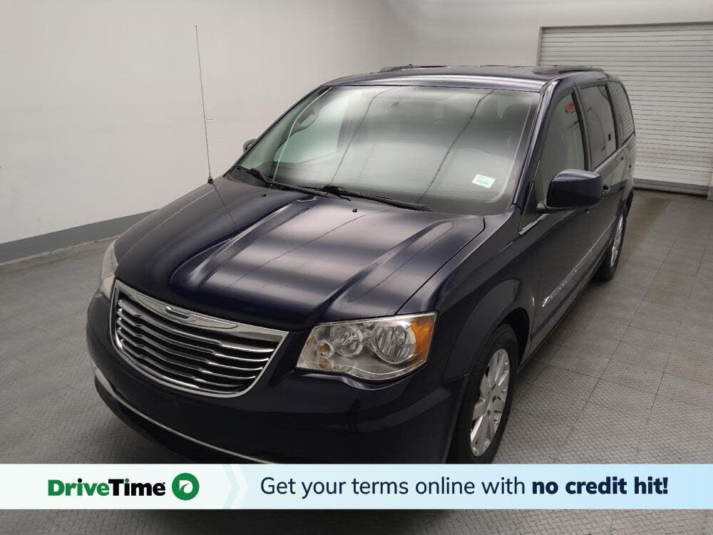 2015 CHRYSLER Town and Country