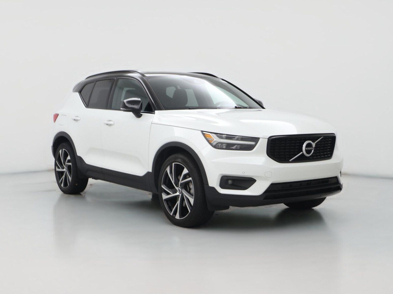 2021 VOLVO XC40