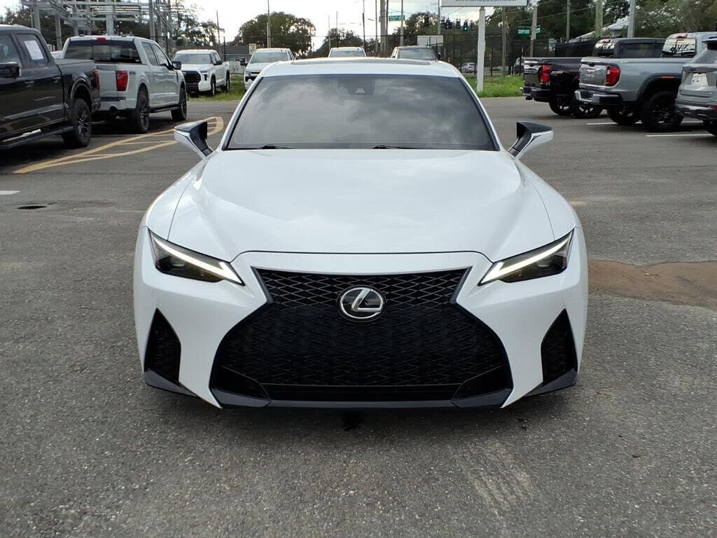 2021 Lexus IS