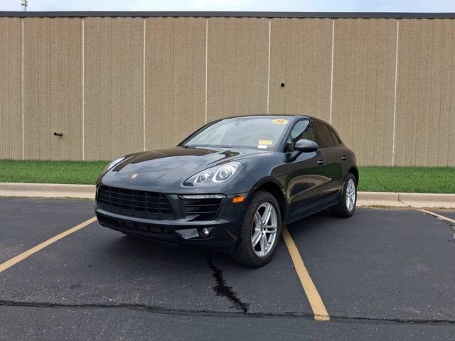 2018 PORSCHE Macan