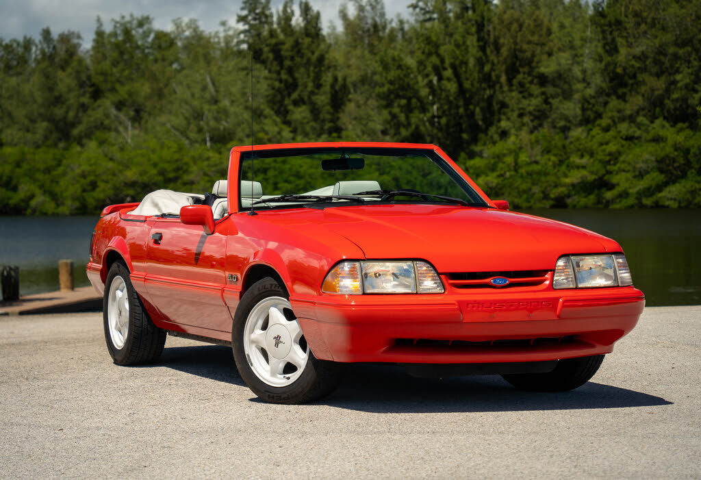 1992 FORD Mustang