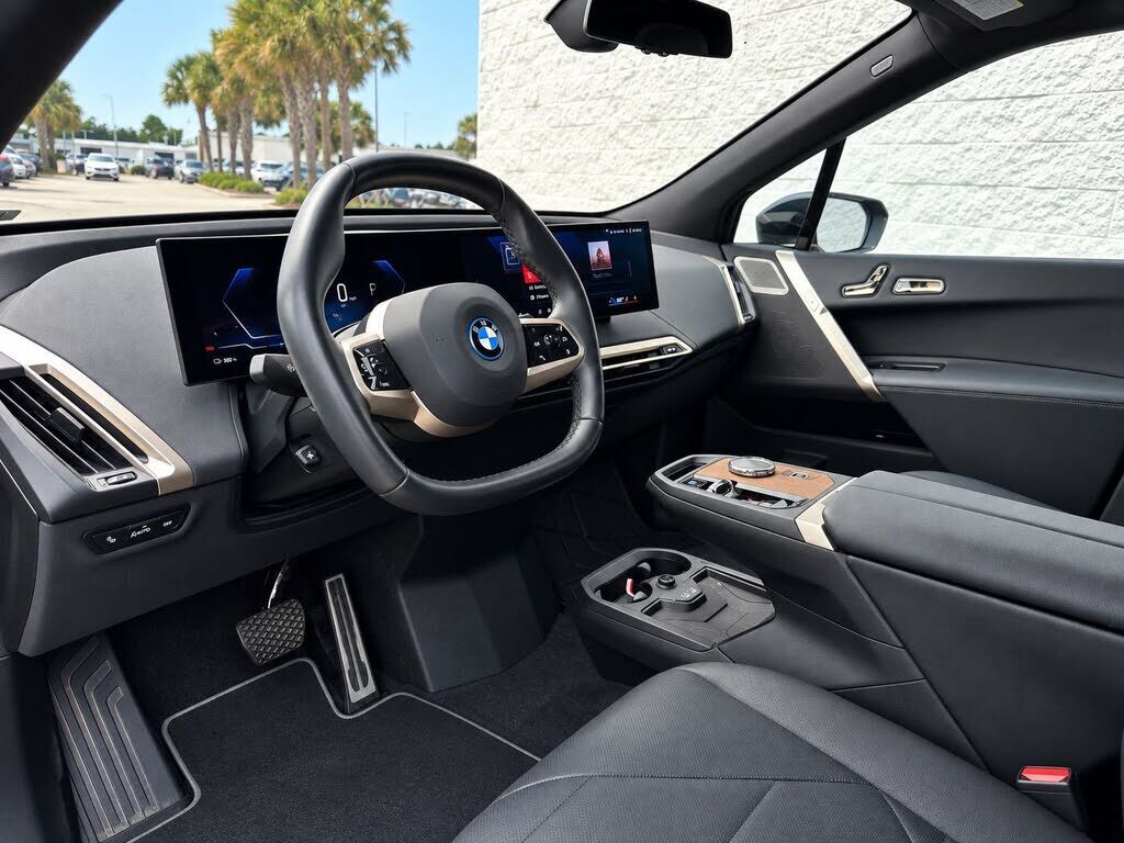 2024 BMW iX