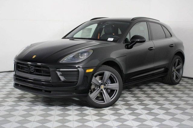2026 PORSCHE Macan