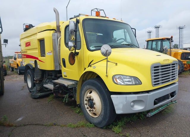2016 FREIGHTLINER M2
