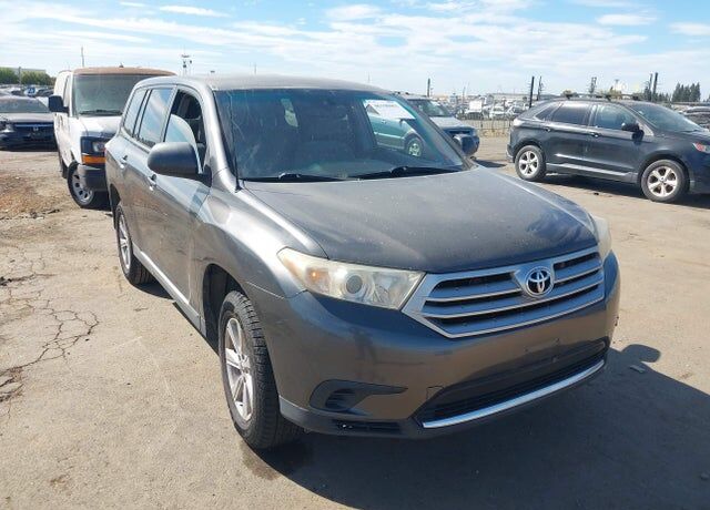 2011 TOYOTA Highlander