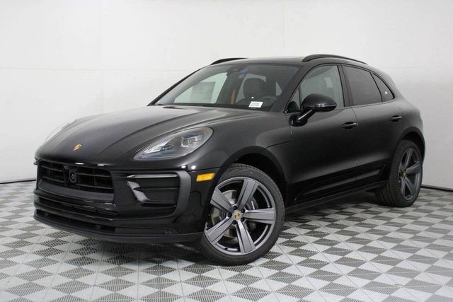 2026 PORSCHE Macan