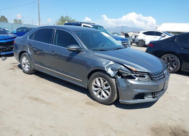 2016 VOLKSWAGEN Passat