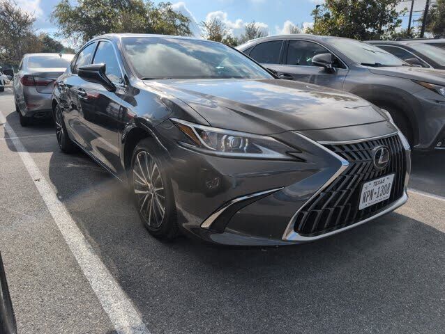 2025 Lexus ES