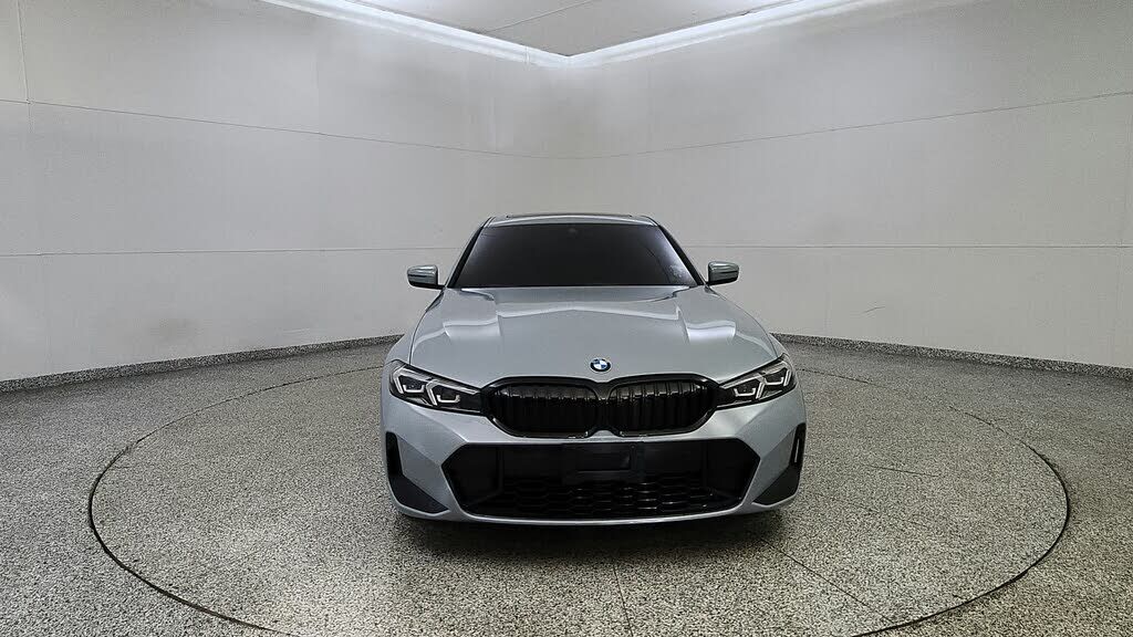2023 BMW 330i