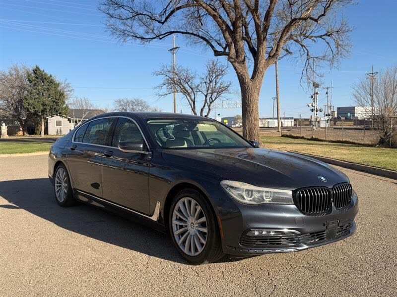 2016 BMW 740i