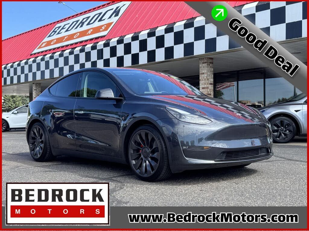 2024 TESLA Model Y