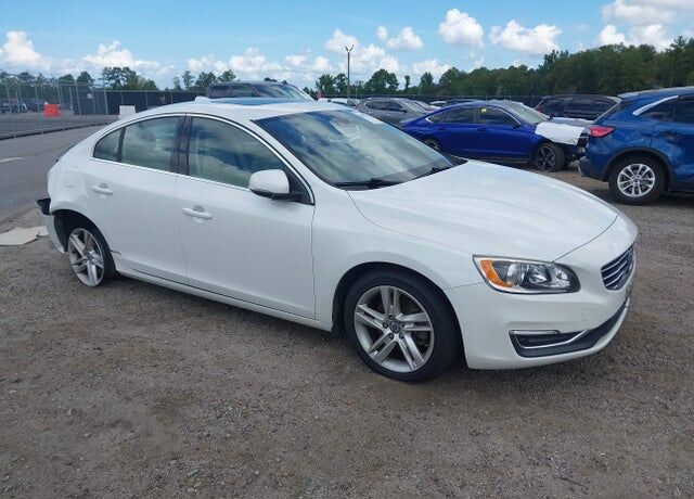 2015 VOLVO S60